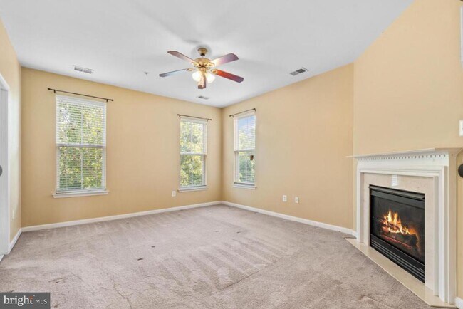 Building Photo - 5610 Hartfield Ave