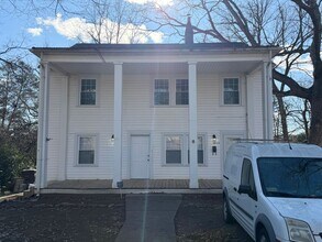 Building Photo - 820 Wood St