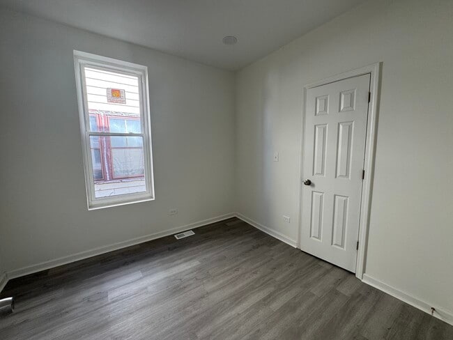 Building Photo - 11333 S Edbrooke Ave