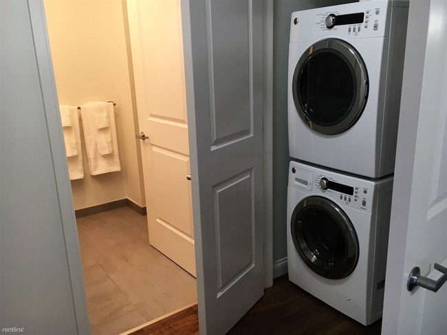 Building Photo - 1437 Woodward Ave