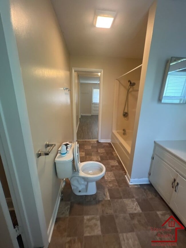 Building Photo - 3236 Hwy 70 E