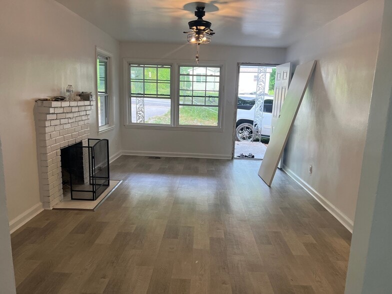 Building Photo - 6245 Ellis St