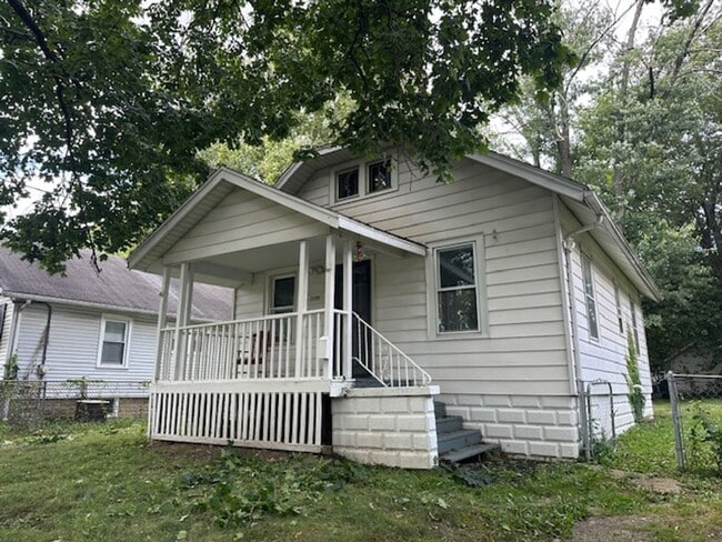 Primary Photo - Section 8 Vouchers accepted for 3 Bedroom ...