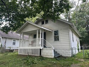 Building Photo - Section 8 Vouchers accepted for 3 Bedroom ...