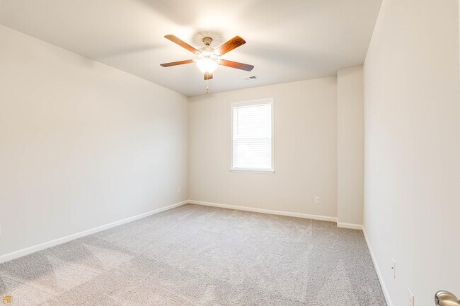 Building Photo - 360 Caledonia Ct