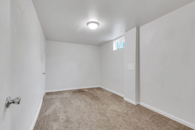 Building Photo - 7482 Beach Ct