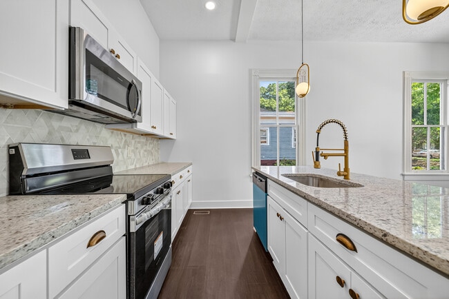 Building Photo - 2807 Beacon Ave