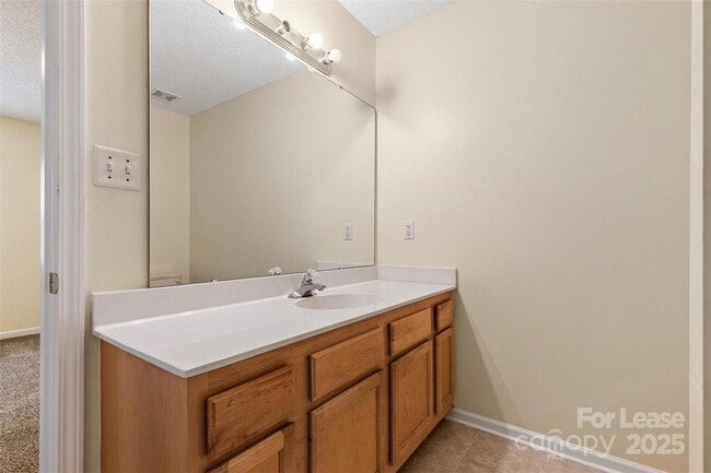 Building Photo - 3834 Thomas Ridge Dr