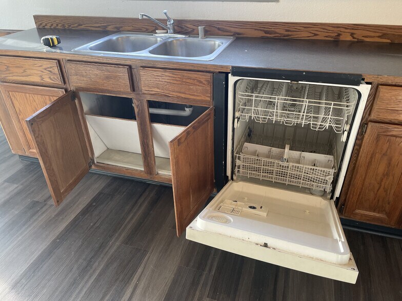 Kitchen Sink and Dishwasher - 16627 113th Ave SE
