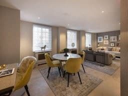 Building Photo - 240 S Olive St