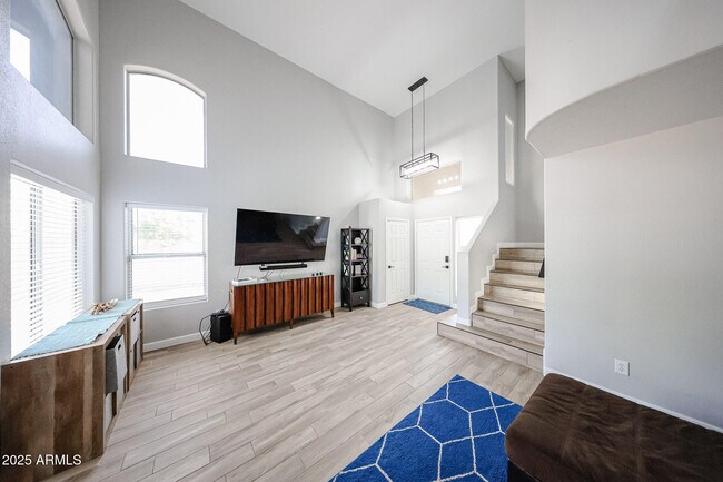 Building Photo - 3902 E Rosemonte Dr