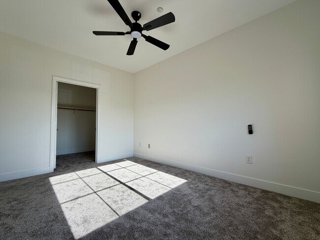 Building Photo - 833 Aspen Peak Loop