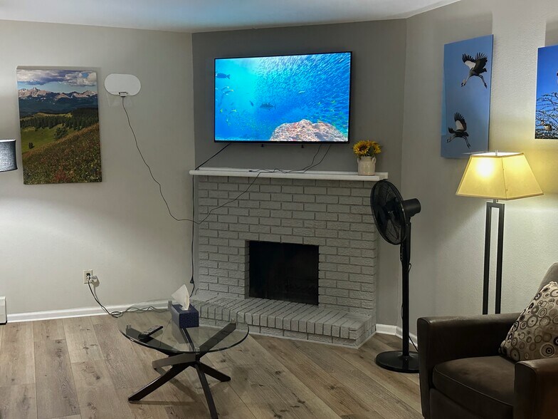 Building Photo - 2409 Pattison Ave