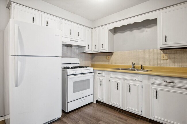 Building Photo - 2500 Mark Thomas Ln