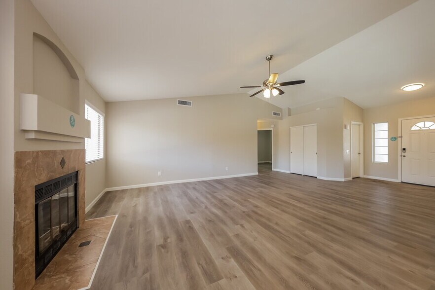 Building Photo - 4337 W Avenida Del Sol