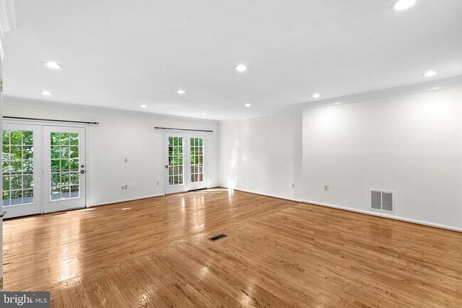 Building Photo - 7877 Painted Daisy Dr