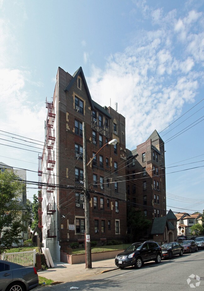 Blair House 19506 Woodhull Ave Hollis NY 11423 Apartment Finder