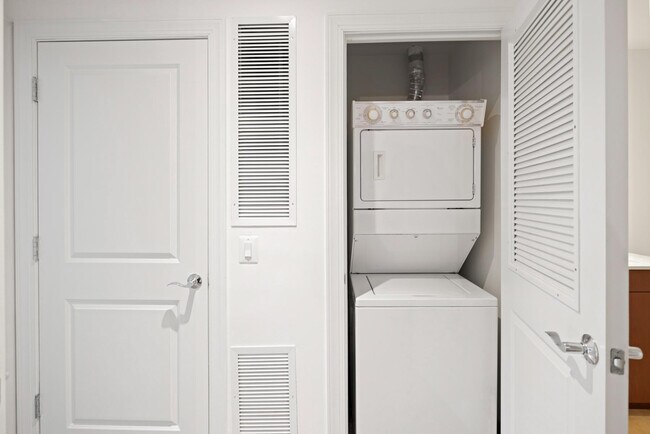 Building Photo - 2425 L St NW