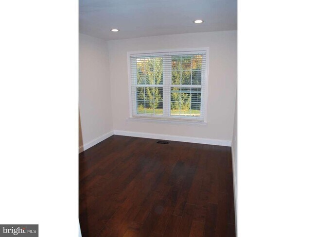 Building Photo - 1252 Heritage Cir