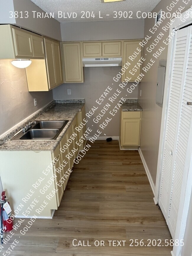 Building Photo - 3813 Trian Blvd