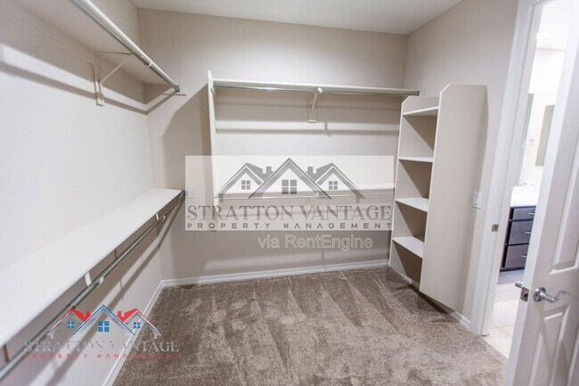 Building Photo - 17645 W Palo Verde Dr