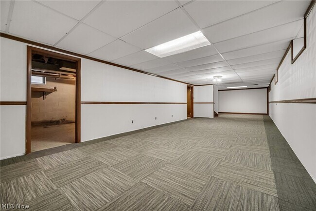 Building Photo - 15067 Rochelle Dr
