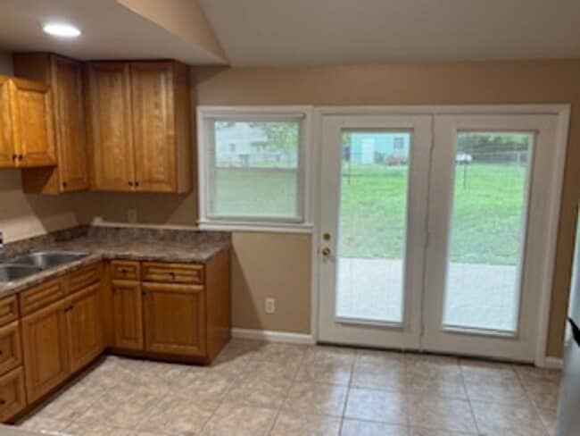 Building Photo - Cute 3 Bedroom, 1.5 Bathroom Home