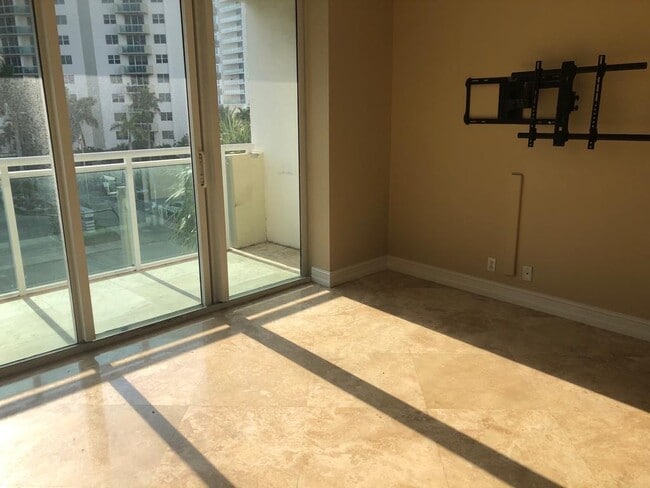 Building Photo - 3000 S Ocean Dr