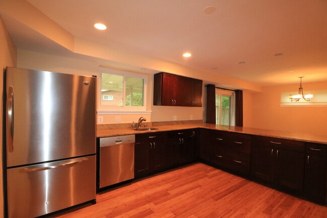 Building Photo - "Coming Soon". 4 bed + 2.5 Bath Stunning Split-Level in Kemp Mill