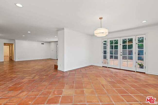 Building Photo - 860 Bronze Ln