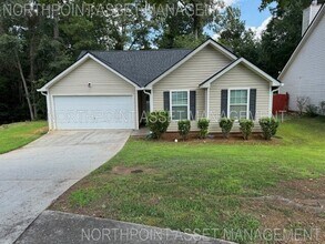 Building Photo - Beautiful 3BR 2BA Home w/ Attached Garage in Fairburn