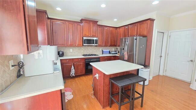 Building Photo - 4060 Suwanee Bend Dr