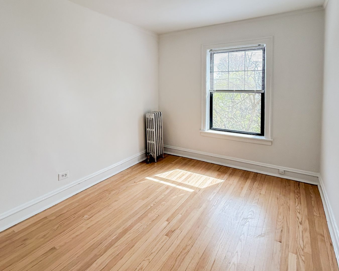 Building Photo - 4506 N Ashland Ave