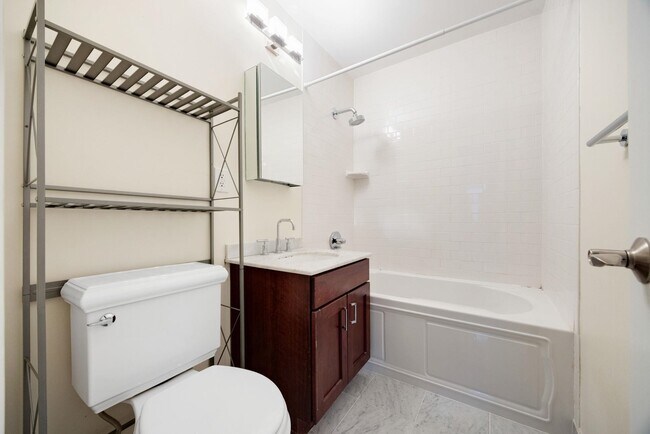 Building Photo - 341 Monmouth St