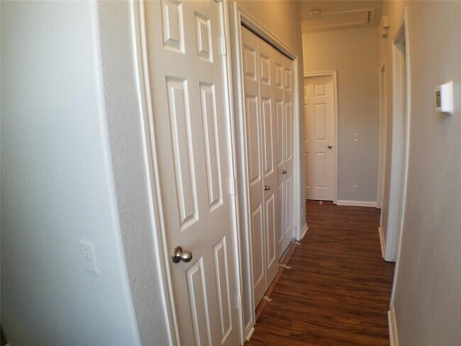 Building Photo - 2500 Allred Dr