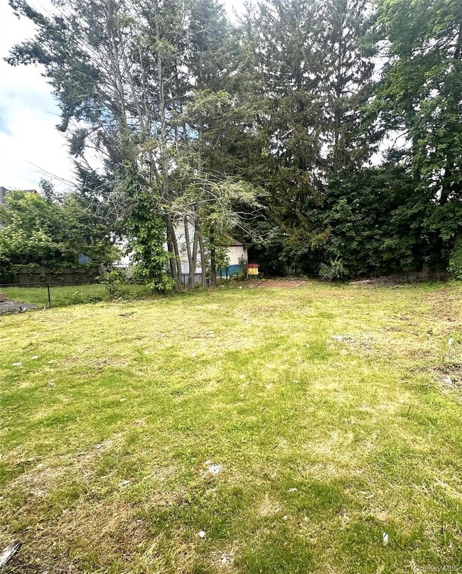 Building Photo - 122 Garden St