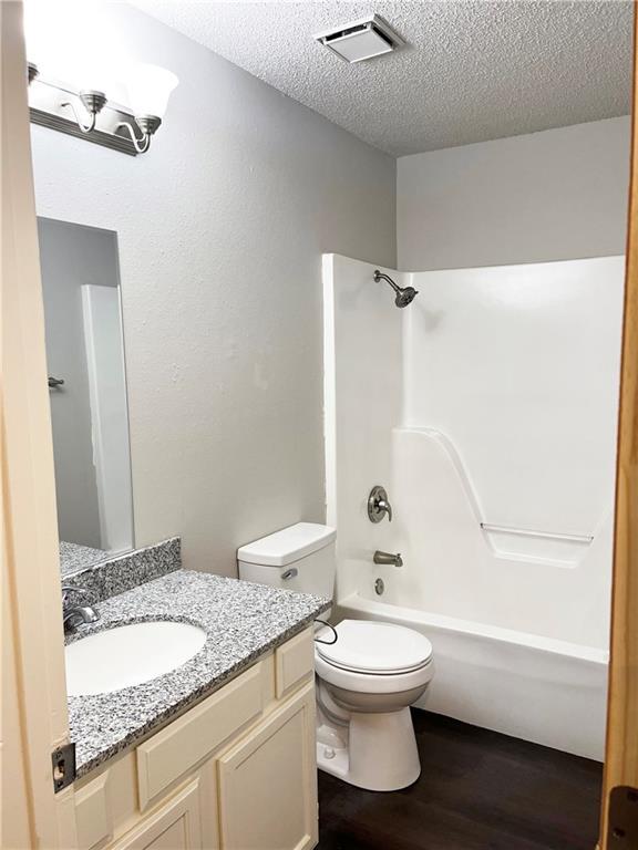 Building Photo - 428 SE G St