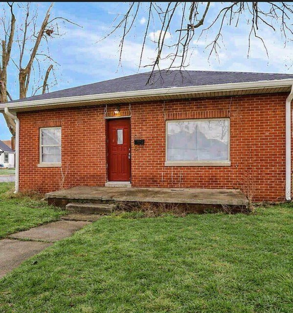 Building Photo - 824 W Elm St