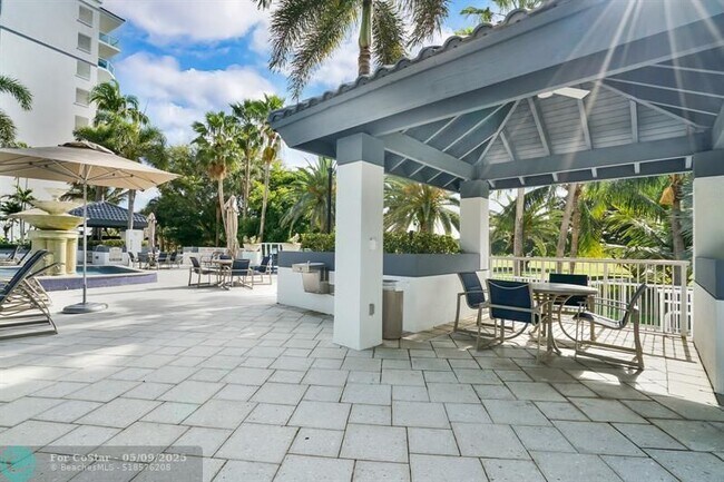 Building Photo - 500 SE Mizner Blvd