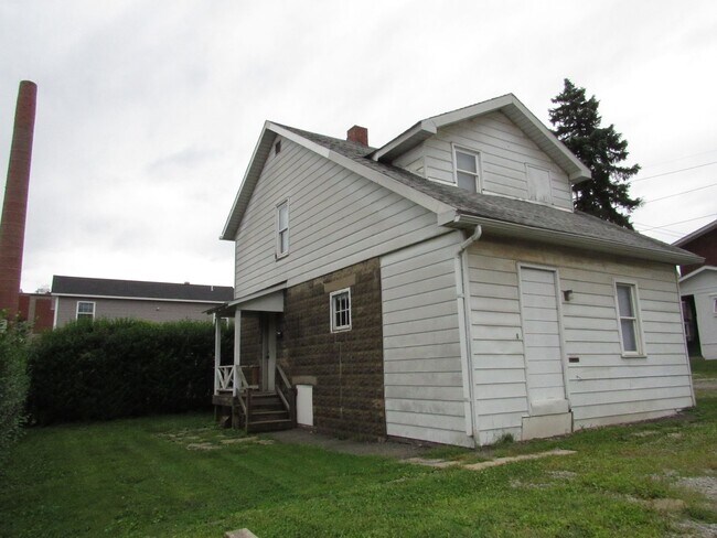 Primary Photo - 820 Grant St