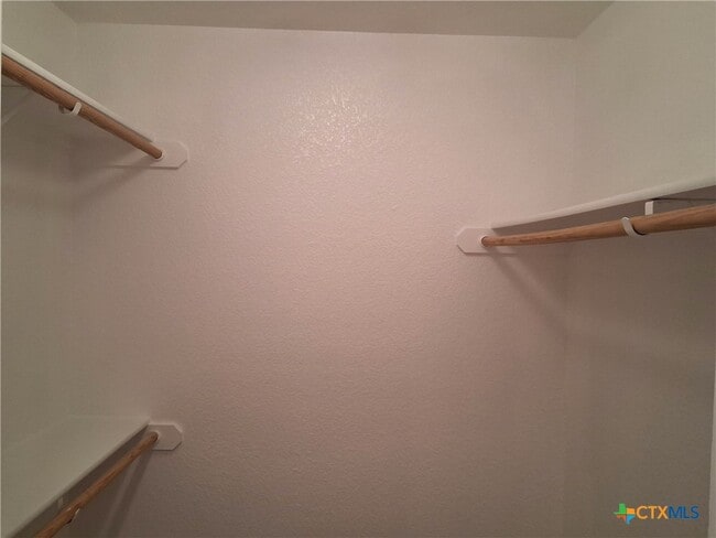 Building Photo - 2604 Green Giant Dr