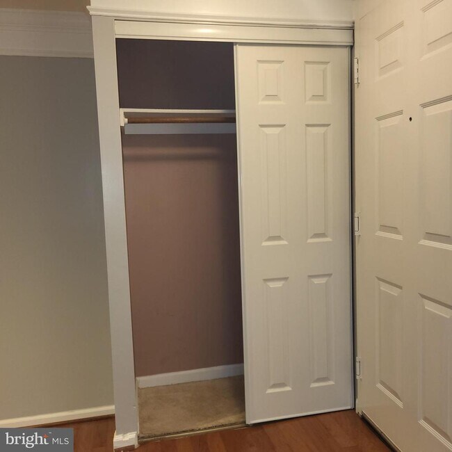 Building Photo - 5800 Cove Landing Rd