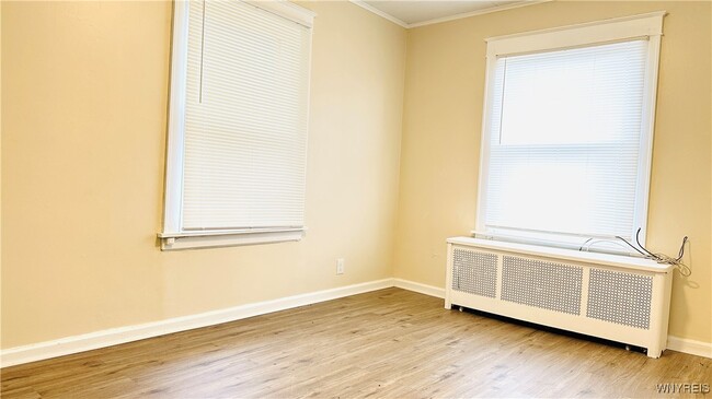 Building Photo - 701 Cedar Ave