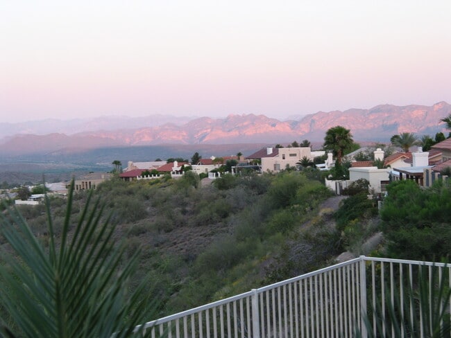 Building Photo - UNFURNISHED GREAT SINGLE FAMILY HOME WITH ...