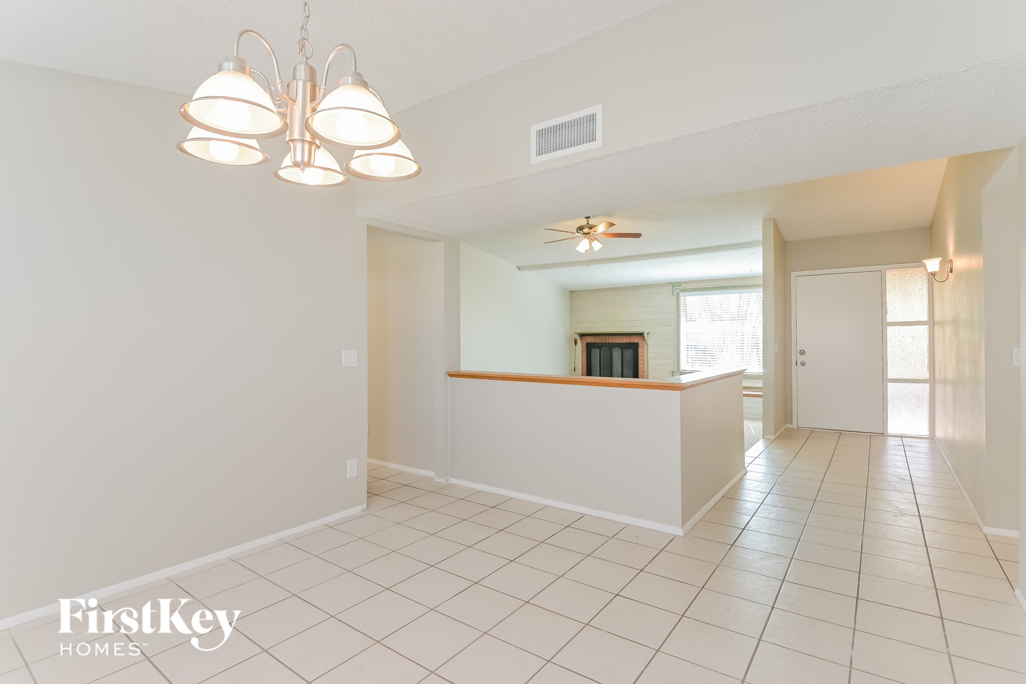 Building Photo - 9801 E Domenic Ln