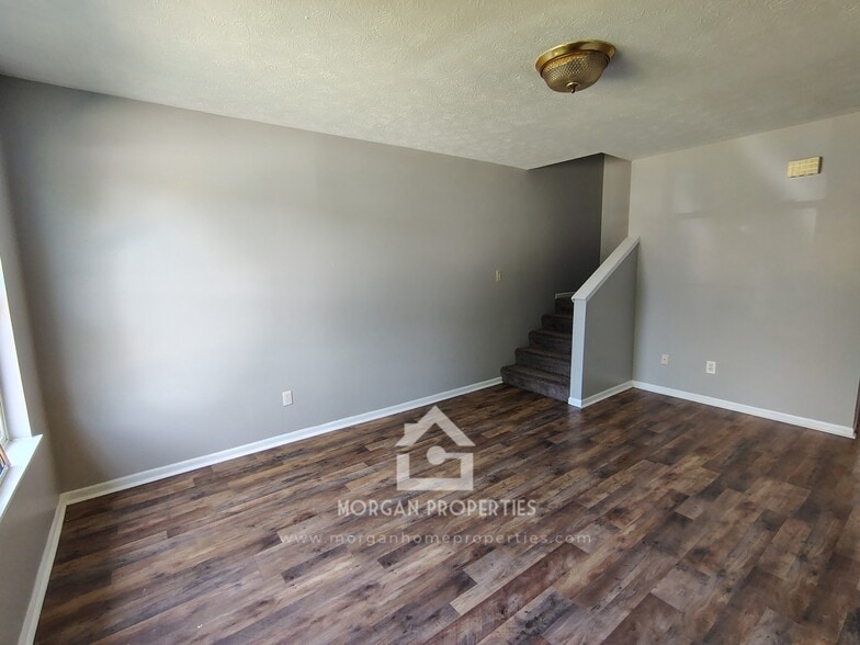 Building Photo - 1726 Greenwood Dr