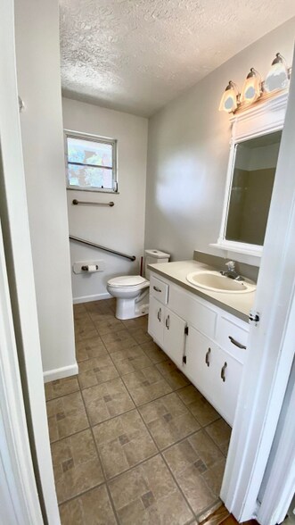 Building Photo - 772 NW Virginia St