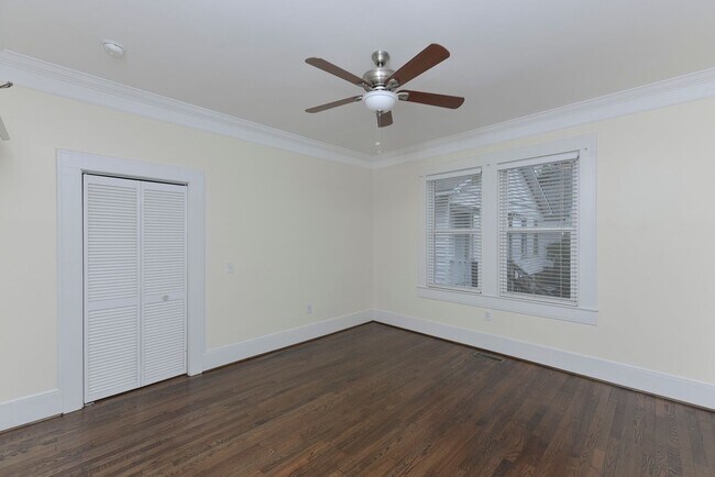 Building Photo - Cozy 3BR/2BA Home Steps from USC – PRE-LEA...