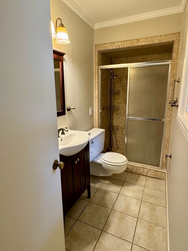 Building Photo - 1416 Mitts Dr