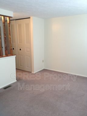 Building Photo - Townhouse for rent